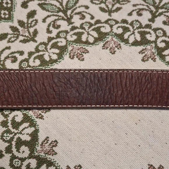 Elegant Brown Leather Belt with Silver Buckle - Picture 9 of 16